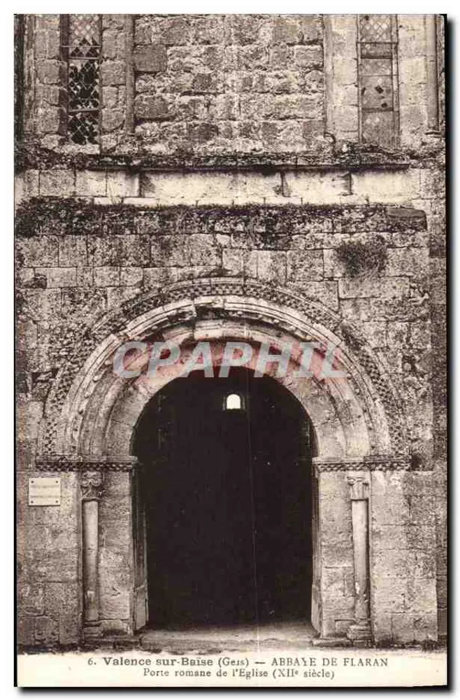 Valence-sur-Baïse — Romanische Tür der Kirche (12. Jahrhundert) — Abtei Flaran - Vorderseite