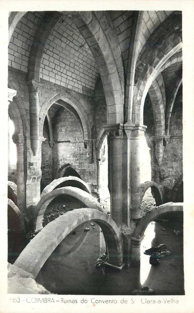 Coimbra — Ruïnes van het Convent van S. Clara-a-Velha — Collectie DULIA - Voorkant