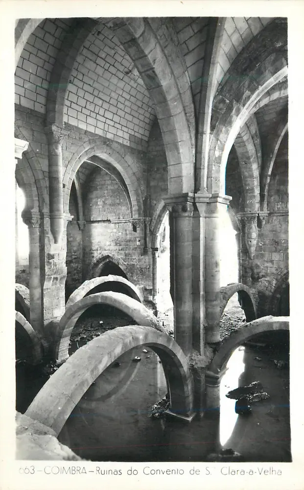 Ruínas do Convento de S. Clara-a-Velha — Coimbra — n° 663 - Frente