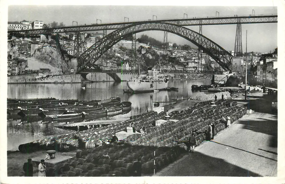 Porto — Export des Portweins und Brücke D. Luiz I — Ansichtskarte - Vorderseite