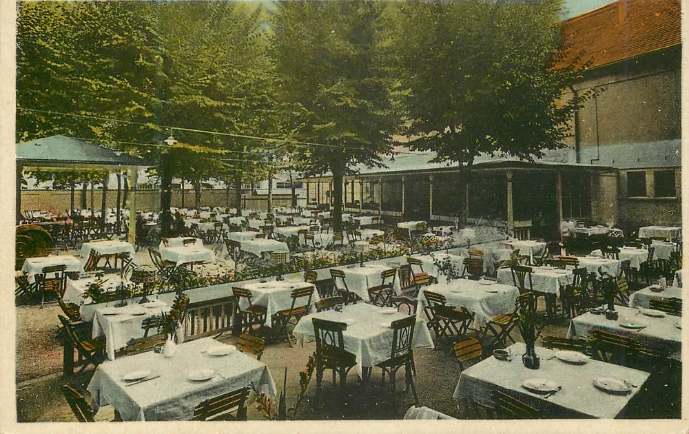 Terraza del restaurante del hotel Krona en Brașov — Taller No. 46 — editor Heinr. Bugl - Anverso