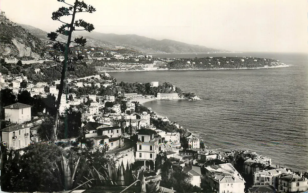 Monte-Carlo-Beach — Im Hintergrund: Cap Martin und Italien — Editions S.E.P.T. - 2, rue Alexis-Masson, Monaco - Vorderseite