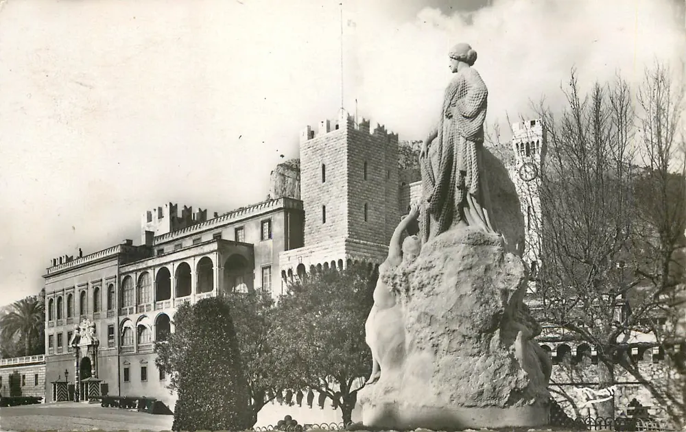 El Palacio del Príncipe en Mónaco — vista con estatua — Ediciones Mar, Niza - Anverso