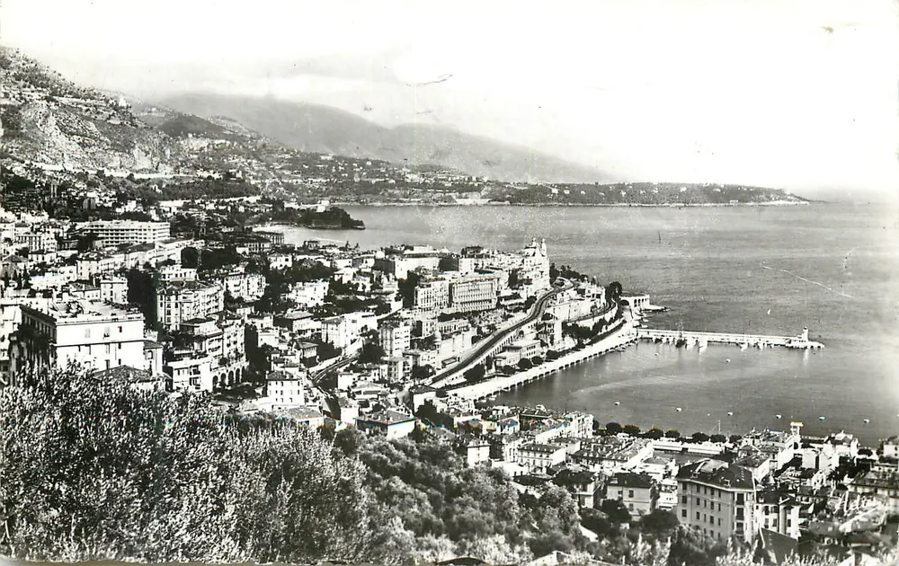 Monte-Carlo — Allgemeiner Blick. Im Hintergrund, Cap Martin. — Fürstentum Monaco. Verleger: Französische Herstellung. - Vorderseite