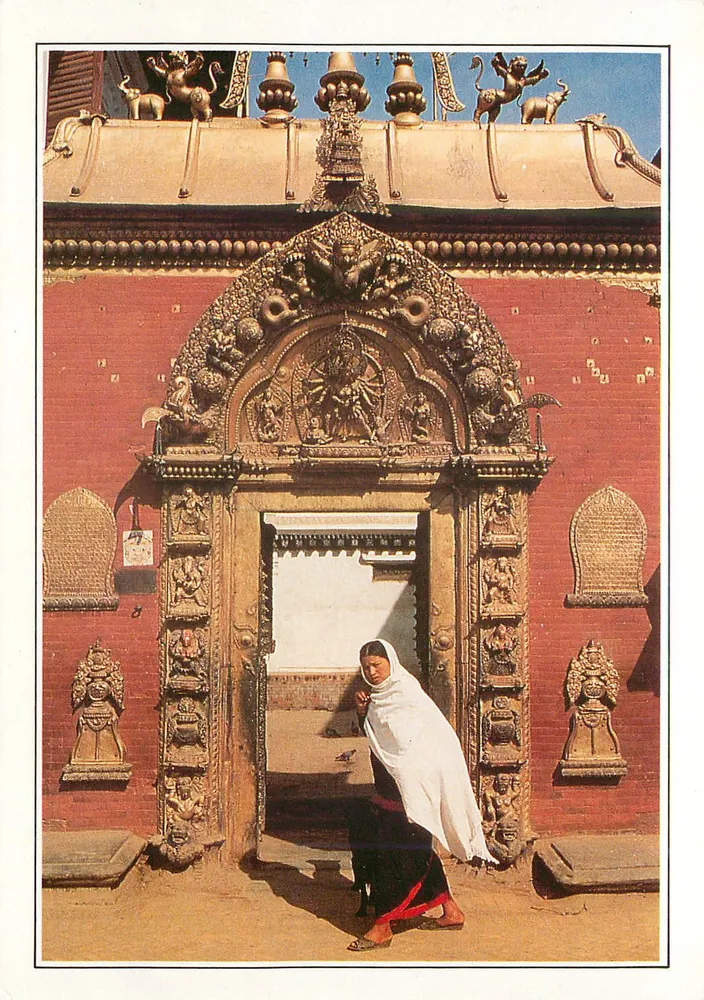 भदगाओं। सोने का द्वार — नेपाल, XIII-B1 — फोटो पैट्रिक S.A. - आगे