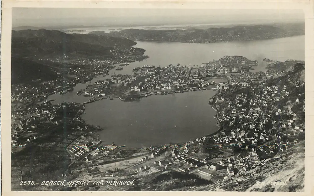 Bergen, vista aérea desde Ulrikken — editor Bergen, n° 2538 - Anverso