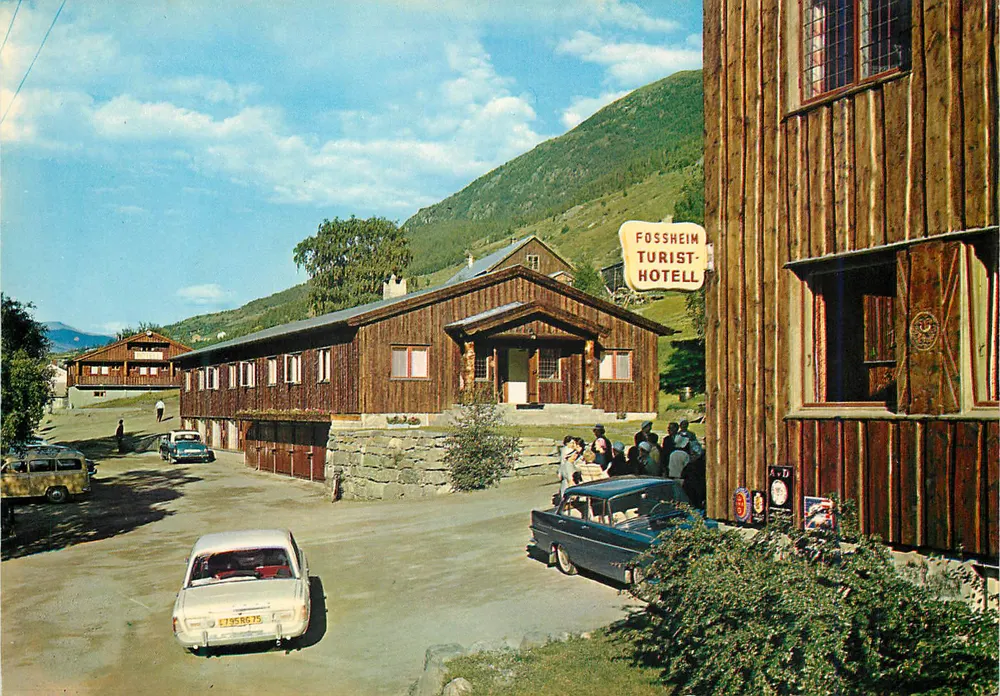 Fossheim Turist-Hotell — Lom, Norwegia — Normanns Kunstforlag A/S - Awers