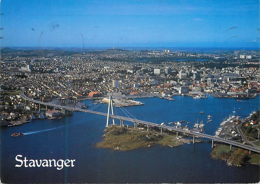 Stavanger — vista aerea con il ponte Bybrua — editore Knut Aune Kunstforlag A.S. - Recto