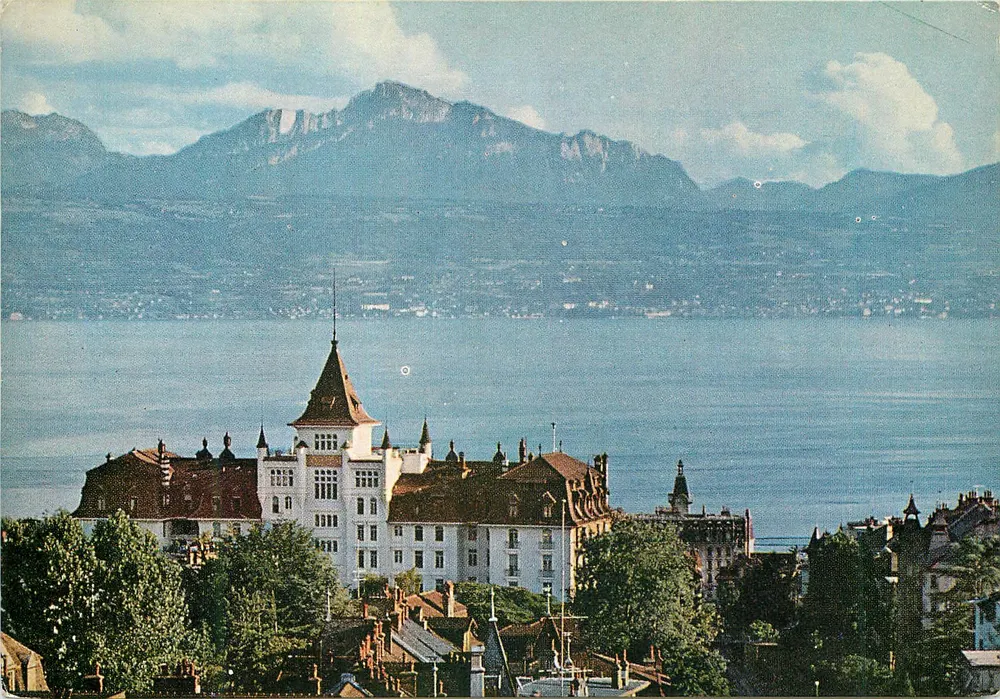 Widok Hotelu Royal-Savoy w Lausannie — góry w tle — wydrukowane w Włoszech - Awers