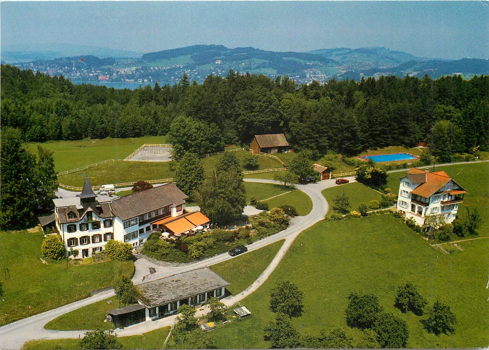 Hotel-Restaurant Waldhaus Oberrüti-Horw-Luzern — Luftbild — K. Rüetschi AG - Vorderseite