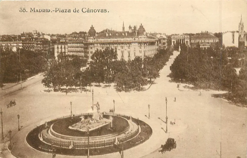 Madrid - Plaza de Cánovas — panoramic view with central fountain — unknown publisher, n° 55 - Front