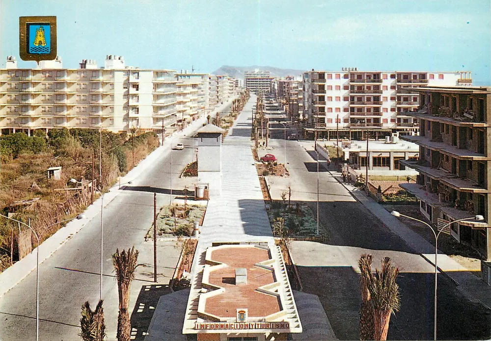 Avenue Gatà — Vue panoramique — Éditions FISA, Palaudari, Barcelone - Recto