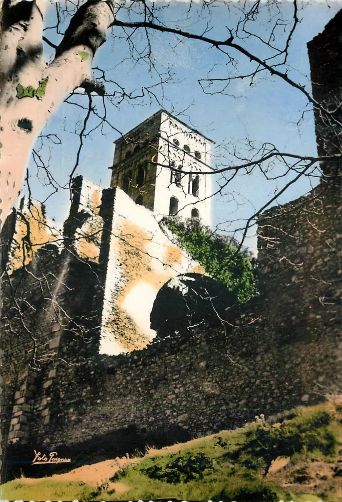 Ruínas de um mosteiro — Costa Brava — Foto Puignan - Frente