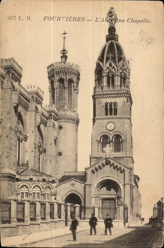 Fourvières — A Velha Capela. - Frente