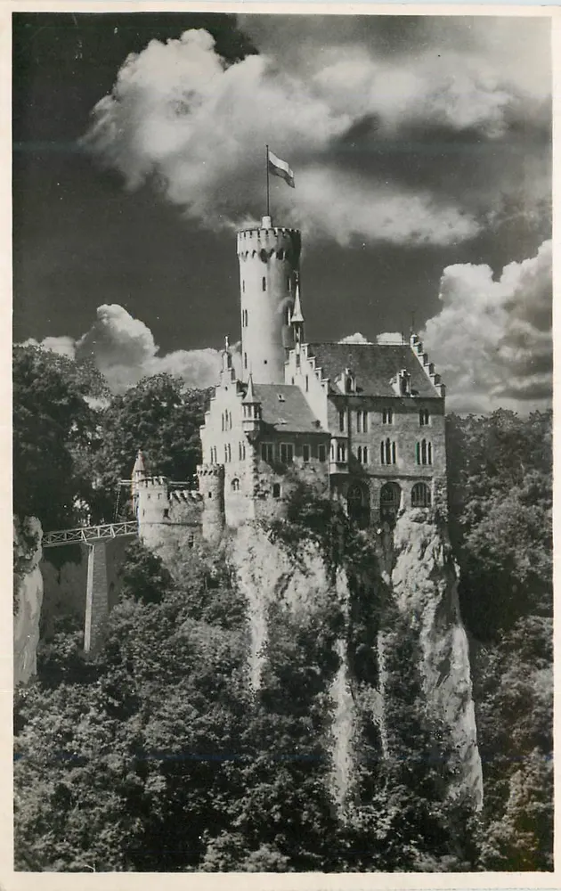 Castelo de Lichtenstein — castelo erguido sobre uma falésia — editor FofC, série n° 1807 - Frente