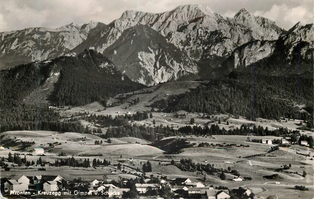 Pfronten - Kreuzegg mit Gimpel und Schlicke — Panoramablick — Echte Foto-Kohlbauer - Vorderseite