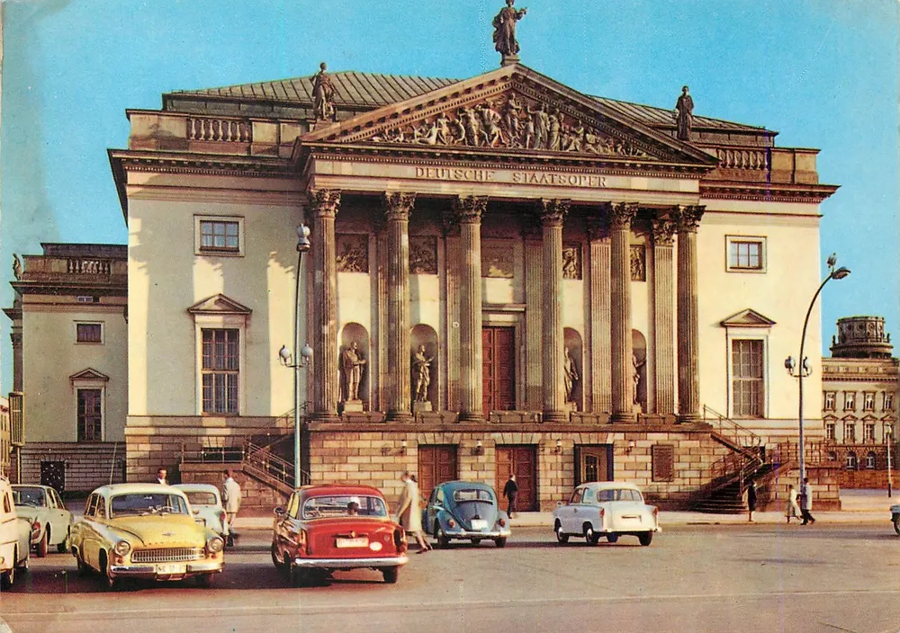 Berlin - Deutsche Staatsoper — Berlin, Hauptstadt der DDR — Verlag VEB Berlin-Information - Vorderseite