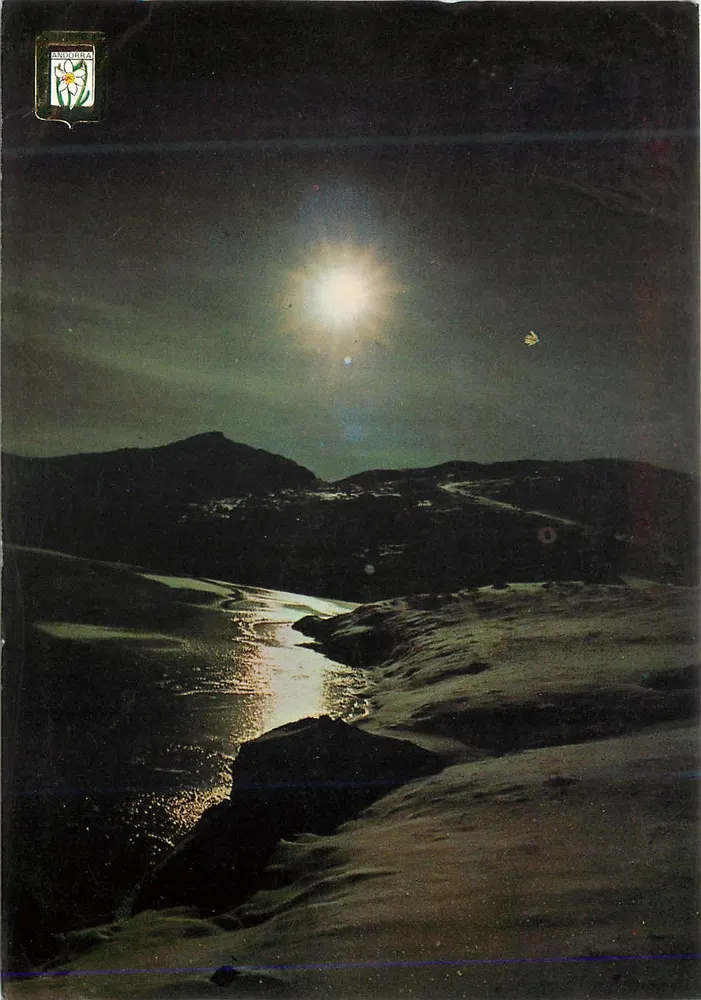 Amanecer sobre el lago Tristaina — Vall d'Andorra — Ediciones FISA - Recto
