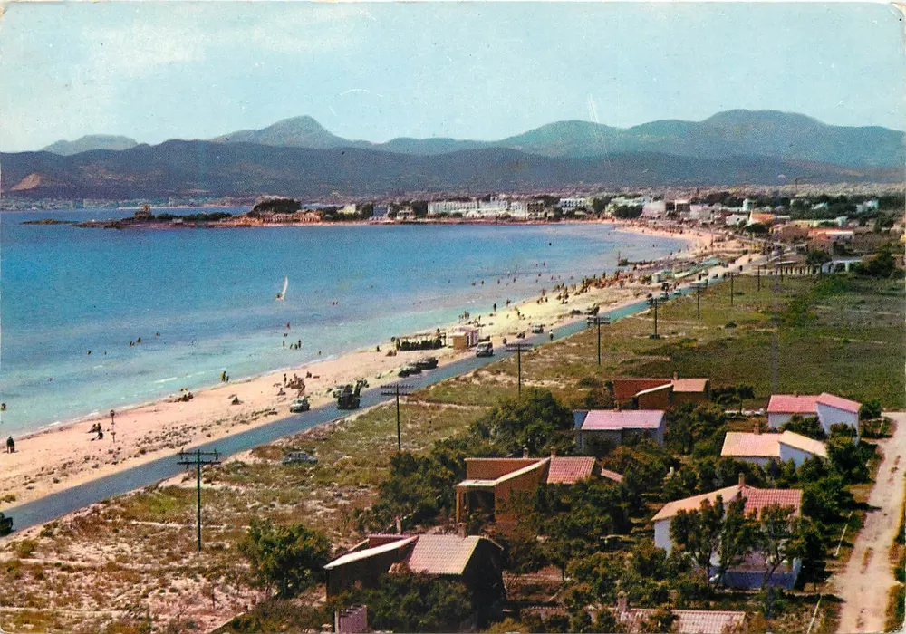 Can Pastilla, Mallorca — partial view — Taller A. Zerkowitz, Barcelona, n° 317 - Front
