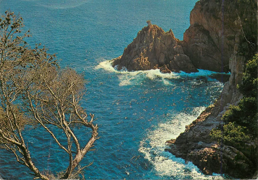 Costa Brava — vista do mar e das falésias — editor GARCIA GARRABELLA - Frente