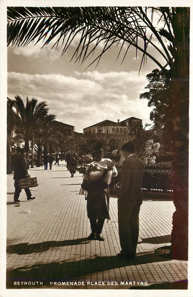 Beirute - Passeio na Praça dos Mártires — Foto Spoor, Rua Weyrand - Frente