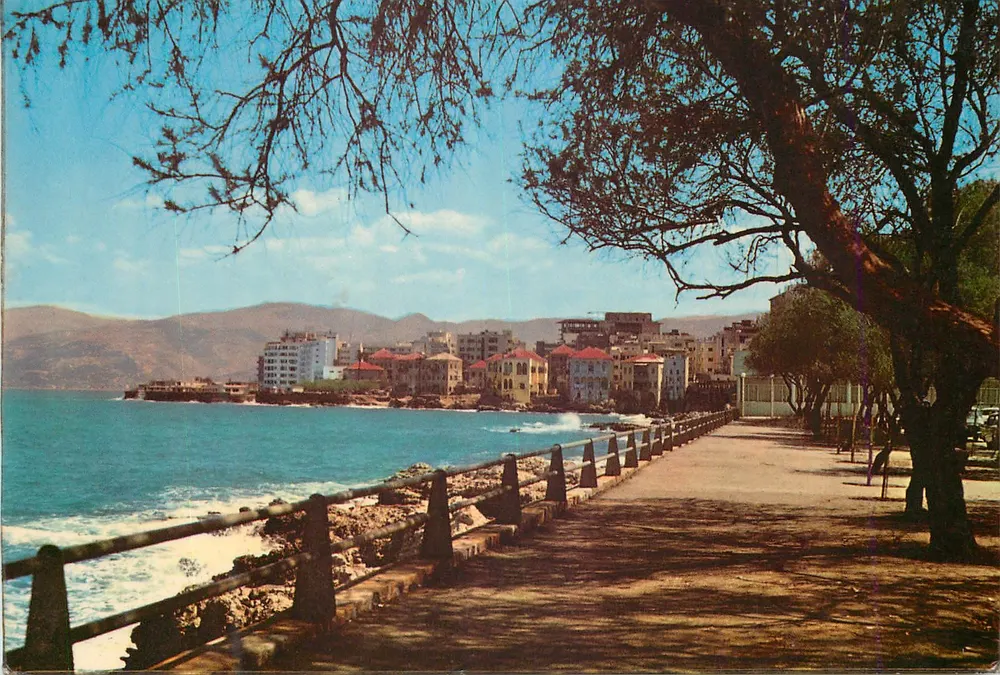 A Corniche - A Promenade — Beirute, Líbano — Photo-Sport, n° 207 - Frente
