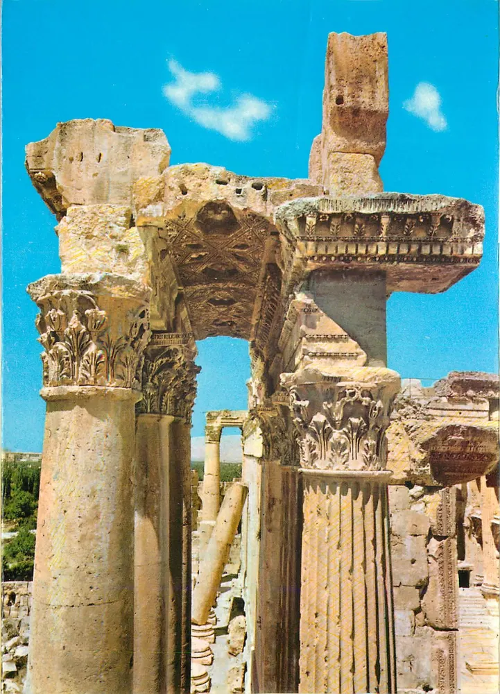 Baalbeck - Details der Säulen des Tempels des Bacchus - Vorderseite