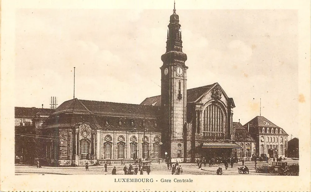 Luxembourg — Gare Centralna — widok na budynku z wieżą i placu przed stacją - Awers