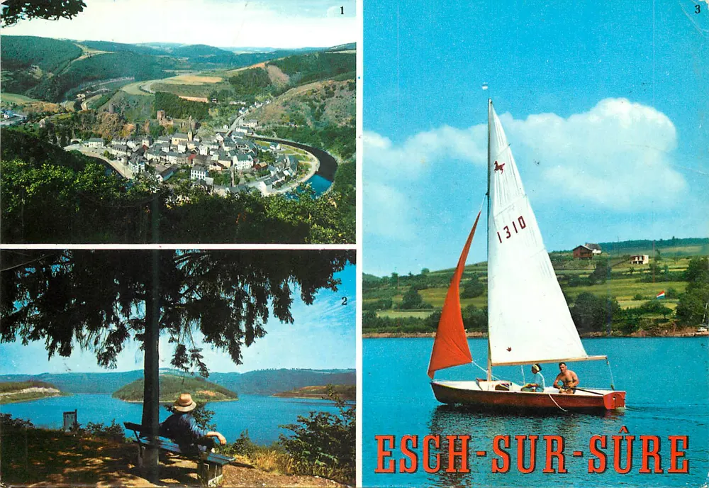 Esch-sur-Sûre — vista geral, ponto de vista no lago, barco a vela no lago — Reprodução proibida - Frente