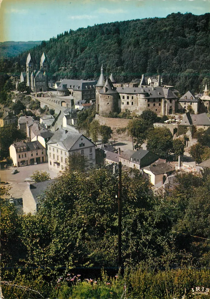 Castelo de Vianden — vista panorâmica — editor IRIS - Frente