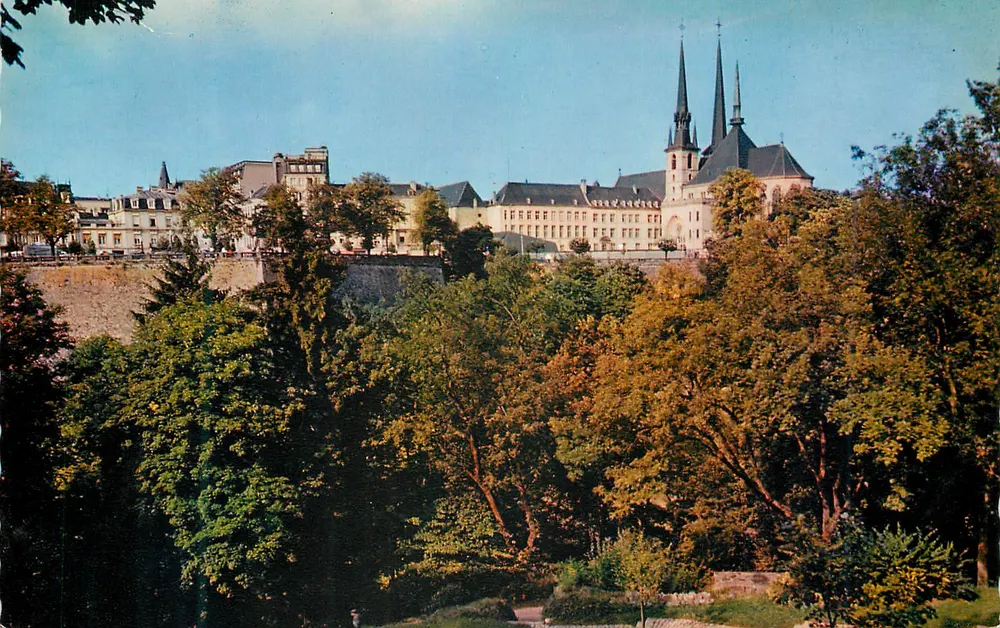 Luxemburgo — Catedral e Avenida Roosevelt — E. A. SchaaCK - Frente