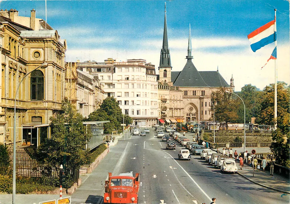Luxembourg — Boulevard Roosevelt et Cathédrale — Éditeur: E. A. Schaack, n° 1160 - Recto