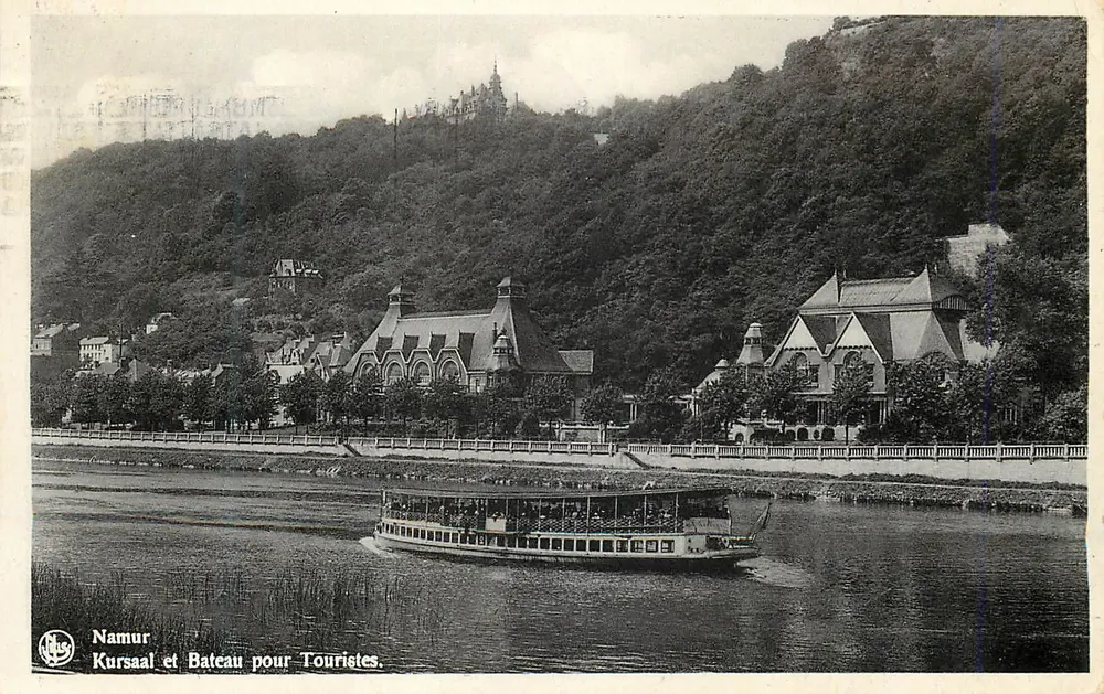 Namur — Kursaal und Touristenboot — NELs - Vorderseite