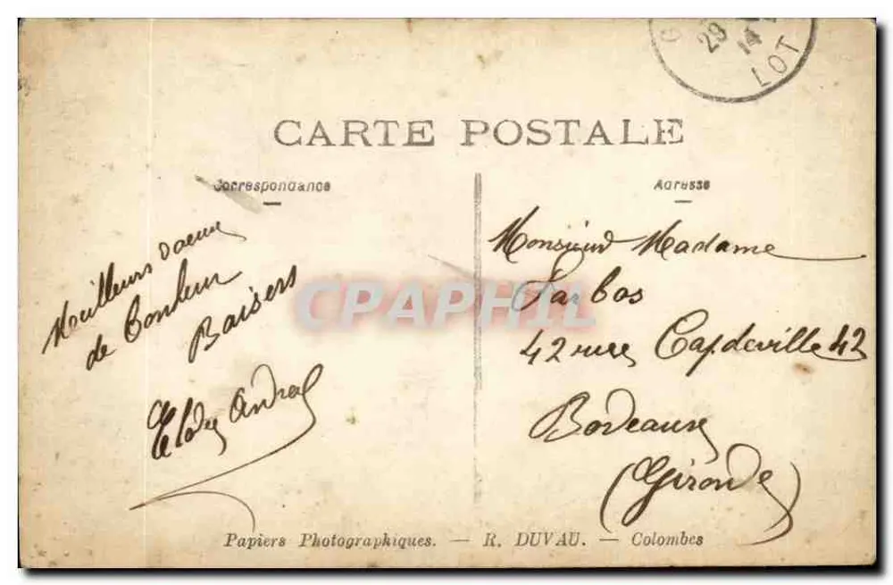 Familien- oder Dorfgruppe — vor steinerner Haus — Verlag R. Duvau, Colombes - Rückseite