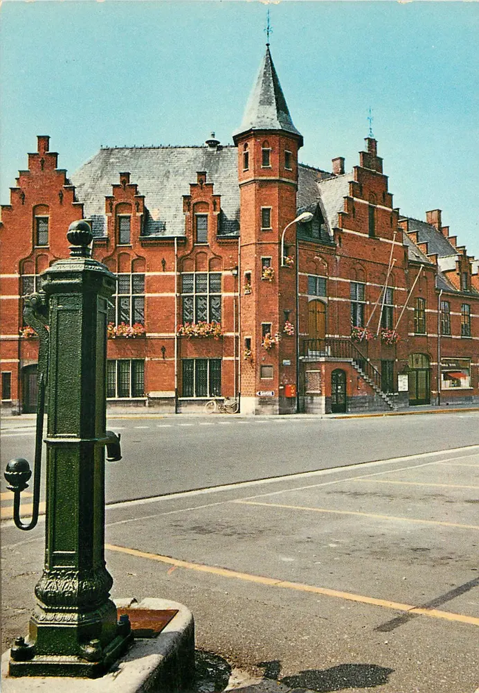 Merelbeke — Edifício Municipal — editor Pap. & Boekh. van den Berghe - Frente