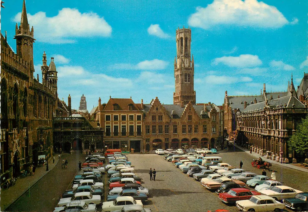 Bruges — Basilika des Heiligen Blutes, Rathaus und Glockenturm — Verlag Krüger, Nr. 923/36 - Vorderseite
