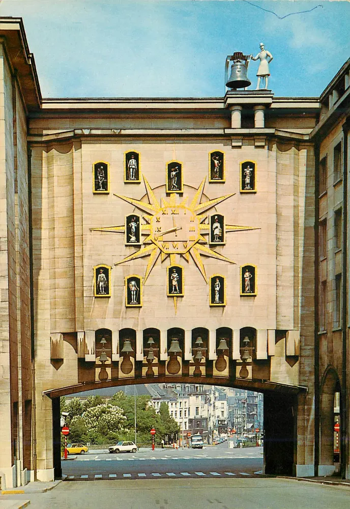 Bruxelas - Palácio dos Congressos: o Relógio — editor G. Trimboli, n° 100/185 - Frente