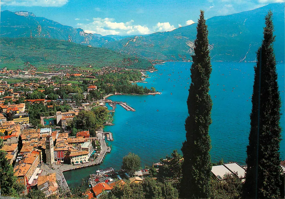 Lago di Garda - RIVA - Panorama — Editor Ippolito Bresciani, n° 56/730 - Frente