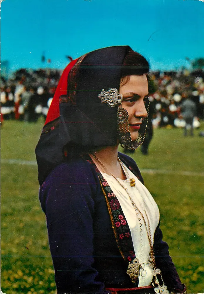 Traje Sardi — Villagrande (Nuoro) — Cecamì, n°909 - Frente
