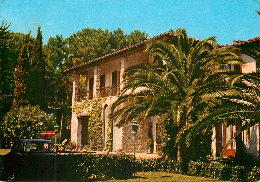 Forte dei Marmi — Riviera della Versilia — Augustus Hotel - Frente