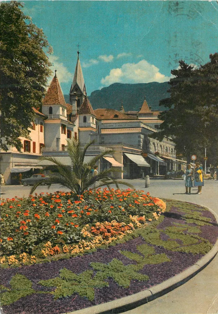 Merano — vista da praça com jardim florido e igreja — edição ME. I. Atmizia - Frente