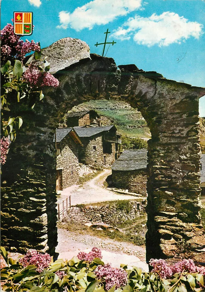 Reda Caire — Arc d'entrée à l'église — Éditions CISO, n° 136 - Recto