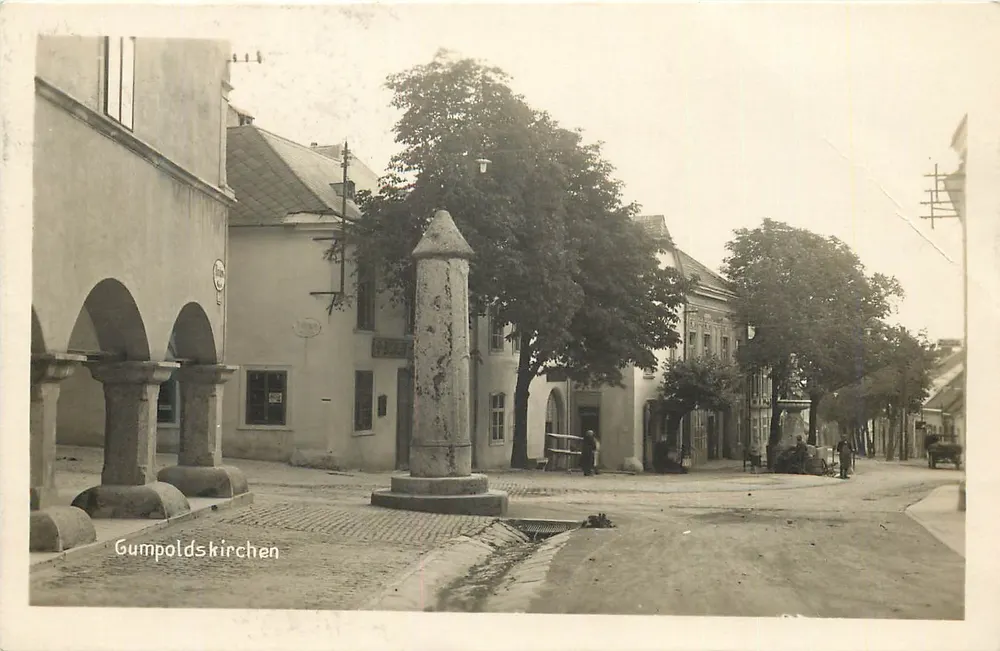 Gumpoldskirchen — vista da praça central com monumento — Verlag J. Poppert - Frente