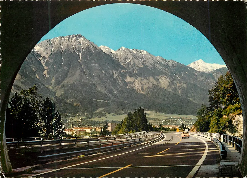 Bergisel-Tunnel — Brennerautobahn mit Innsbruck und Nordkette — Troler Kunstverlag - Vorderseite