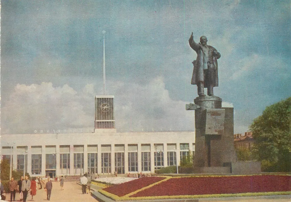 Denkmal für V. I. Lenin auf dem Lenin-Platz — Finnenbahn-Station — Verlag Izogiz, Nr. 73465 - Vorderseite