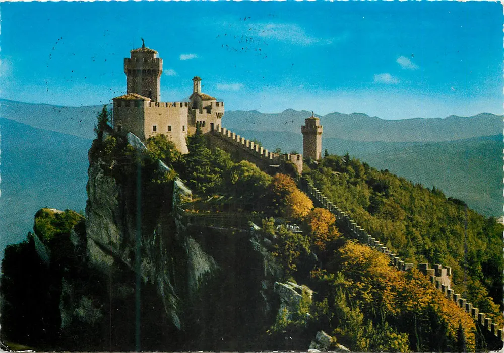 सैन मारिनो के किला - दूसरा टॉवर और पैनोरामा - DA FOTOCOLOR KODAK EKTACHROME - आगे