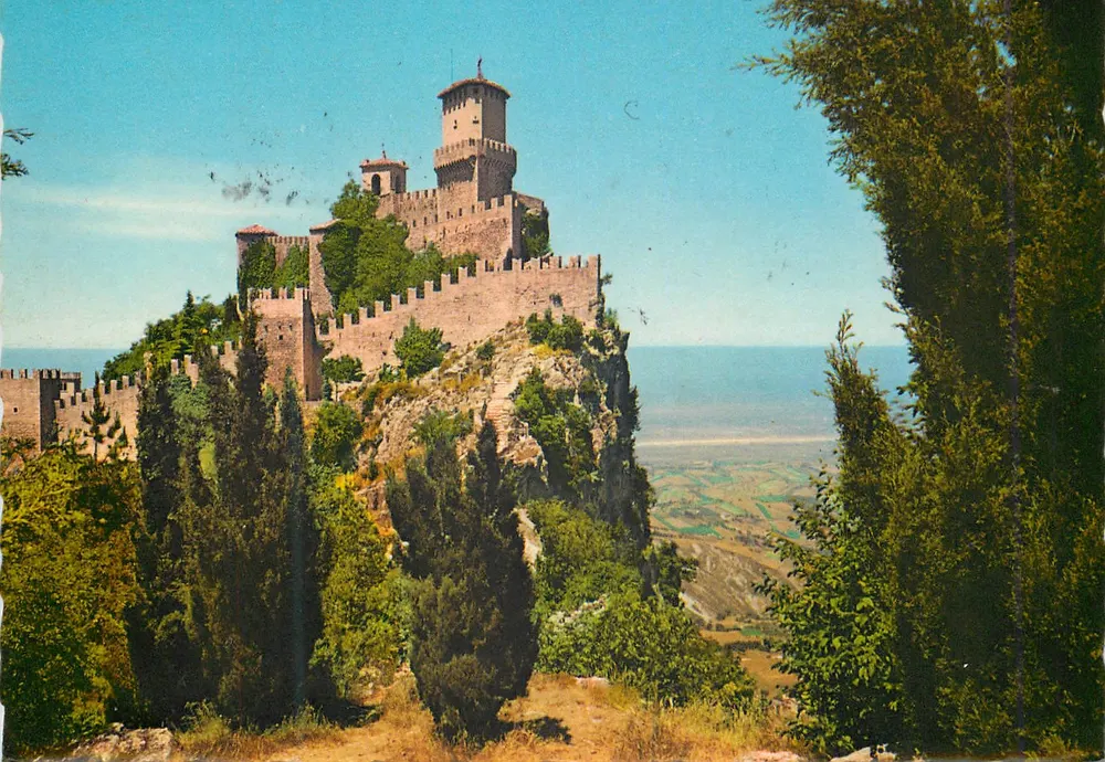 Kasteel van de Eerste Toren — Republiek San Marino (im. 643) — uitgever niet zichtbaar - Voorkant