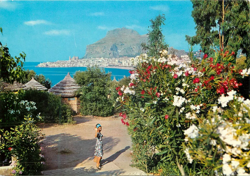 Cefalù — Allgemeiner Blick und zauberhaftes Dorf — Tecnograf spa - Vorderseite