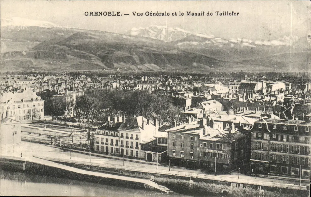 Grenoble — Vista Geral e o Massif de Taillefer - Frente