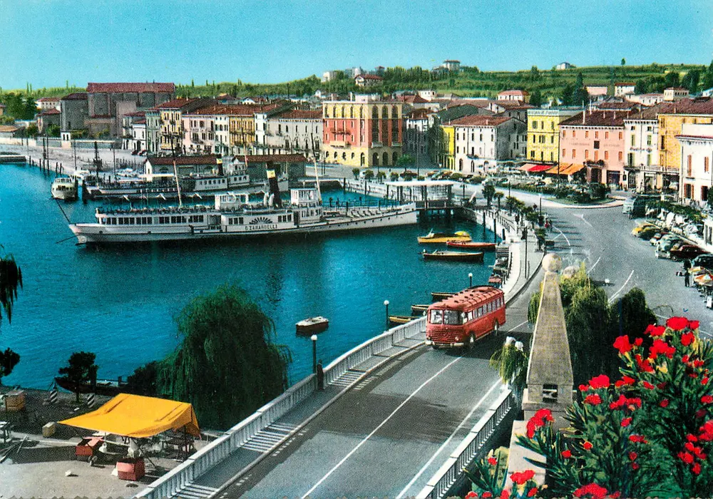 Lago di Garda - DESENZANO - Panorama — vista geral — editor M. Ross, Brescia, n° 642 - Frente